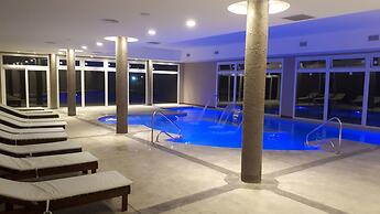 Howard Johnson by Wyndham Escobar Hotel