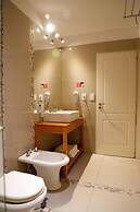 Howard Johnson by Wyndham Escobar Hotel