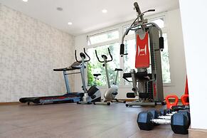 Howard Johnson by Wyndham Escobar Hotel