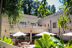 Howard Johnson by Wyndham Escobar Hotel