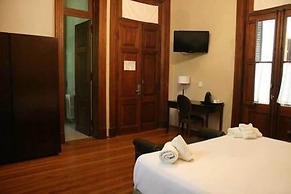 Howard Johnson by Wyndham Escobar Hotel