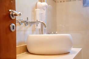 Howard Johnson by Wyndham Escobar Hotel