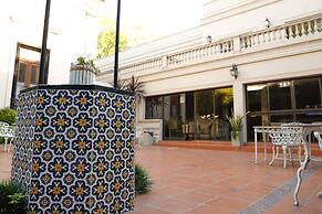 Howard Johnson by Wyndham Escobar Hotel