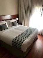 Howard Johnson by Wyndham Escobar Hotel