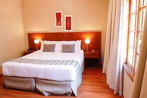 Howard Johnson by Wyndham Escobar Hotel