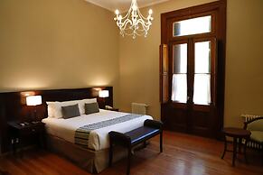 Howard Johnson by Wyndham Escobar Hotel