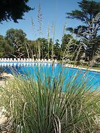 Howard Johnson by Wyndham Escobar Hotel