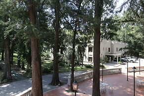 Howard Johnson by Wyndham Escobar Hotel