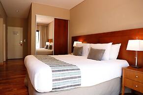 Howard Johnson by Wyndham Escobar Hotel