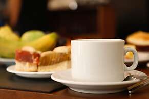 Howard Johnson by Wyndham Escobar Hotel