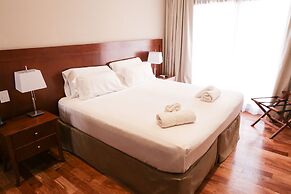 Howard Johnson by Wyndham Escobar Hotel