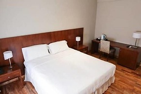 Howard Johnson by Wyndham Escobar Hotel