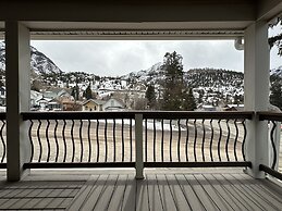 Abram Inn & Suites