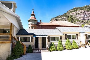 Abram Inn & Suites