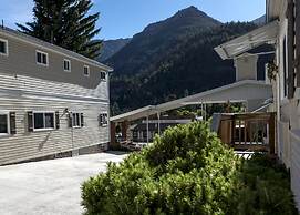 Abram Inn & Suites