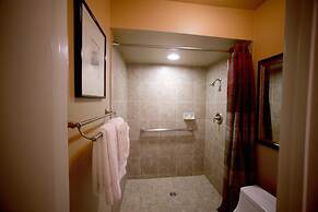 4 Seasons at Desert Breezes