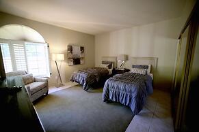 4 Seasons at Desert Breezes