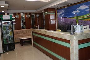 Yixin Business Hotel