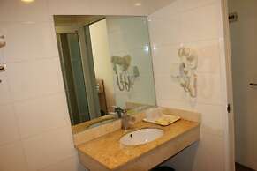 Yixin Business Hotel