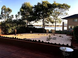 Deluxe Lake View House