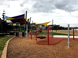 Deluxe Lake View House