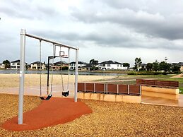 Deluxe Lake View House