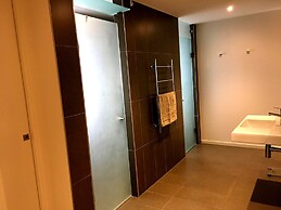 Deluxe Lake View House