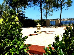 Deluxe Lake View House