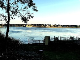 Deluxe Lake View House