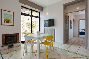 Bright Rooftop by Napoliapartments