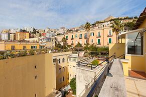 Bright Rooftop by Napoliapartments