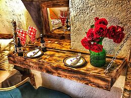 Parmis Boutique House