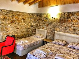 Parmis Boutique House