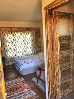 Parmis Boutique House