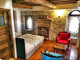 Parmis Boutique House