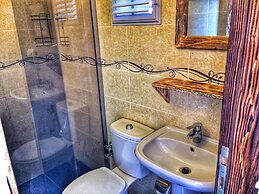 Parmis Boutique House