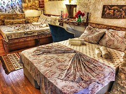 Parmis Boutique House