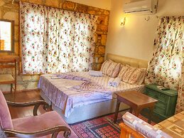 Parmis Boutique House