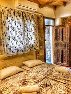 Parmis Boutique House