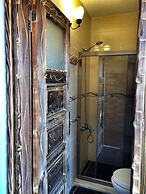 Parmis Boutique House