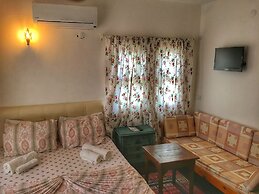 Parmis Boutique House