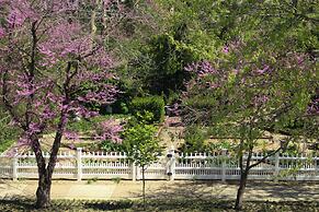 Moore House Bed and Breakfast