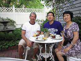 Moore House Bed and Breakfast