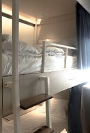 Kinnon Deluxe Hostel Coworking Cafe