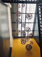 Kinnon Deluxe Hostel Coworking Cafe