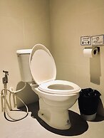 Kinnon Deluxe Hostel Coworking Cafe