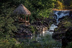 Blancaneaux Lodge by Francis Ford Coppola