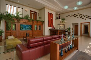 Villa Armonia Luxury Suites