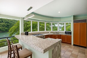 Villa Armonia Luxury Suites