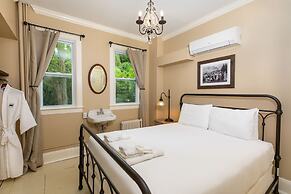 Pine Cottage Bed & Breakfast